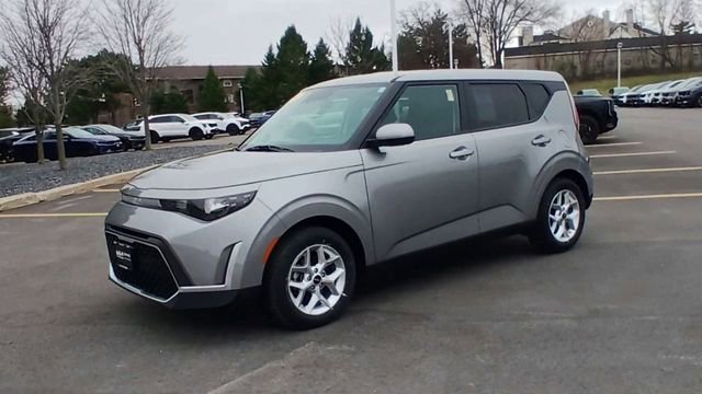 Certified 2025 Kia Soul LX w/ LX Technology Package FWD image 7