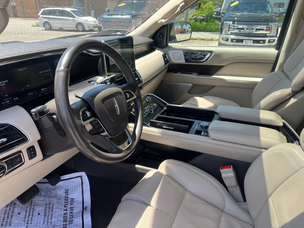 Used 2020 Lincoln Navigator Reserve w/ Luxury Package AWD/4WD image 21