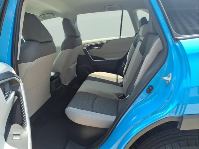 Used 2021 Toyota RAV4 XLE AWD/4WD image 22
