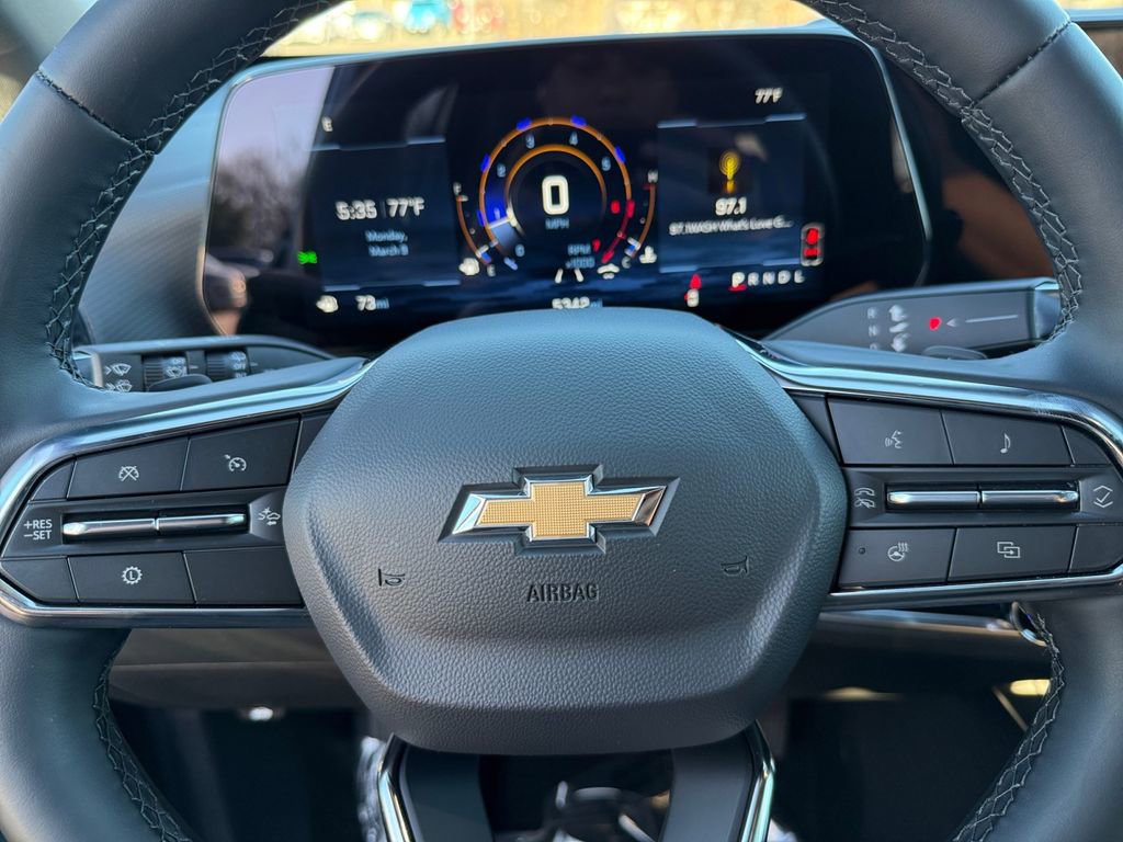 New 2026 Chevrolet Equinox LT w/ Convenience Package II FWD image 17