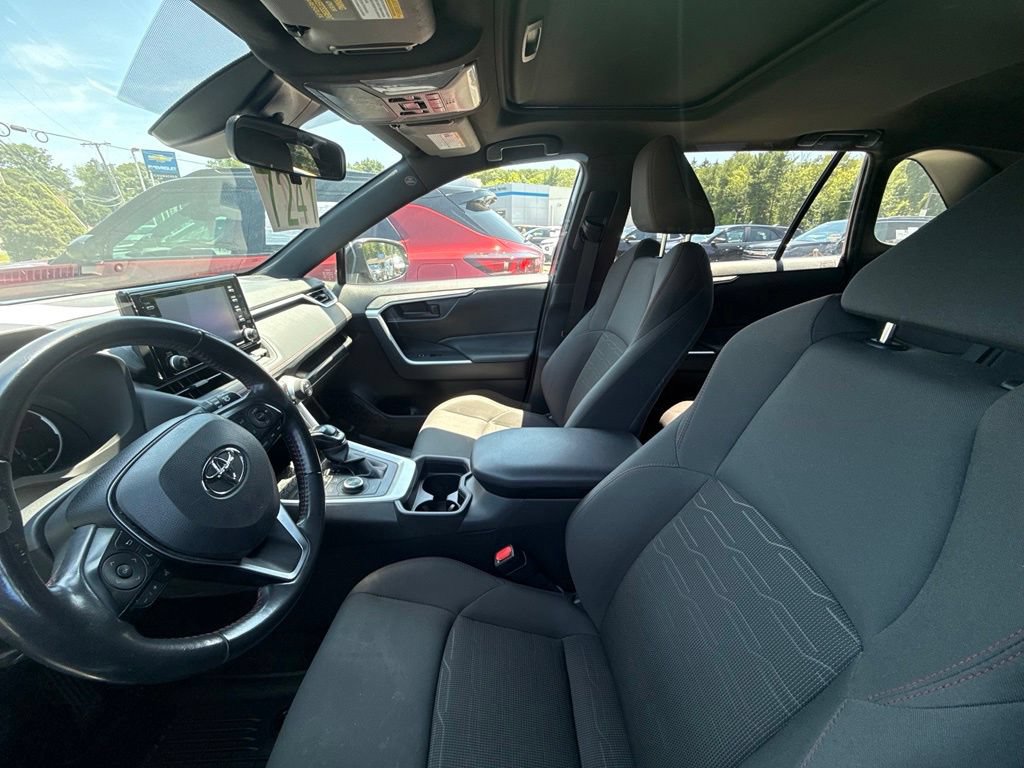 Used 2021 Toyota RAV4 SE w/ Weather & Moonroof Package AWD/4WD image 20