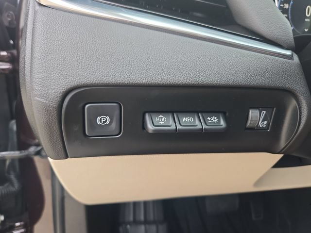 Used 2022 Buick Enclave Avenir w/ Avenir Technology Package FWD image 17