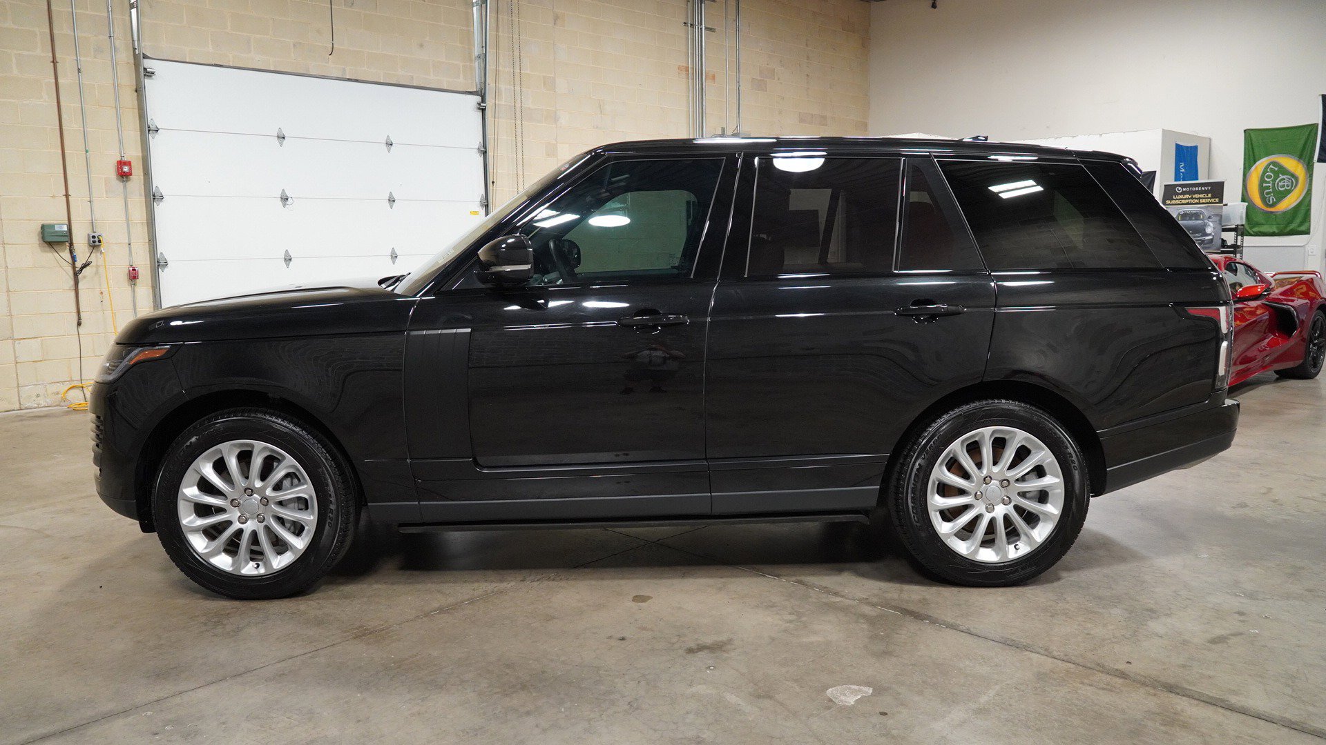 Used 2022 Land Rover Range Rover image 12