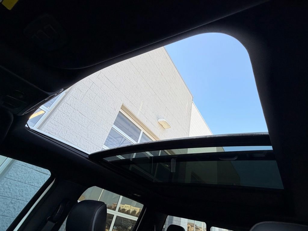 Used 2022 Ford F250 Platinum w/ FX4 Off-Road Package image 27