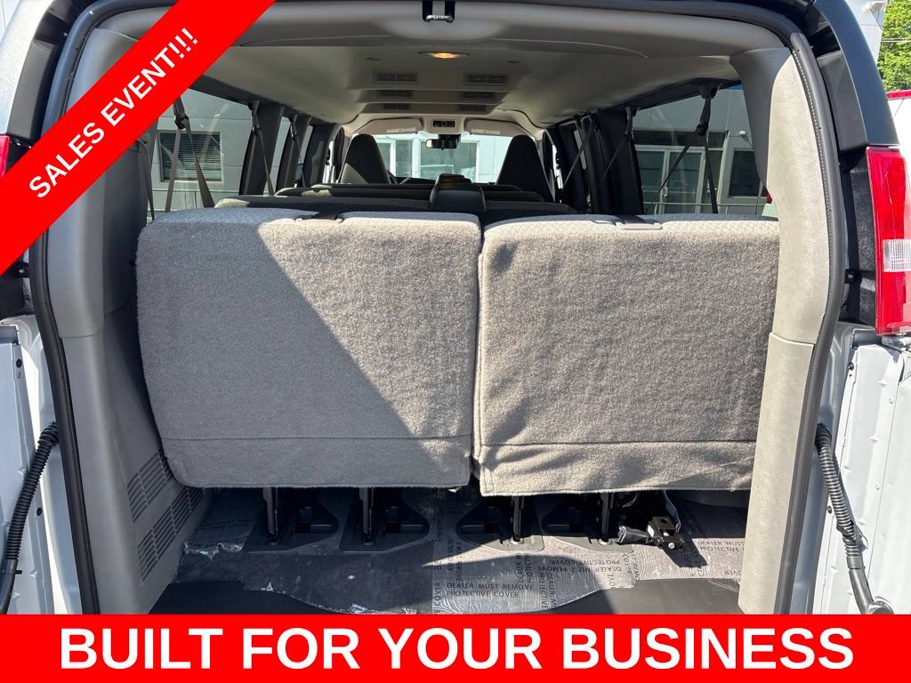 New 2026 Chevrolet Express 3500 LT w/ LT Preferred Equipment Group RWD image 5