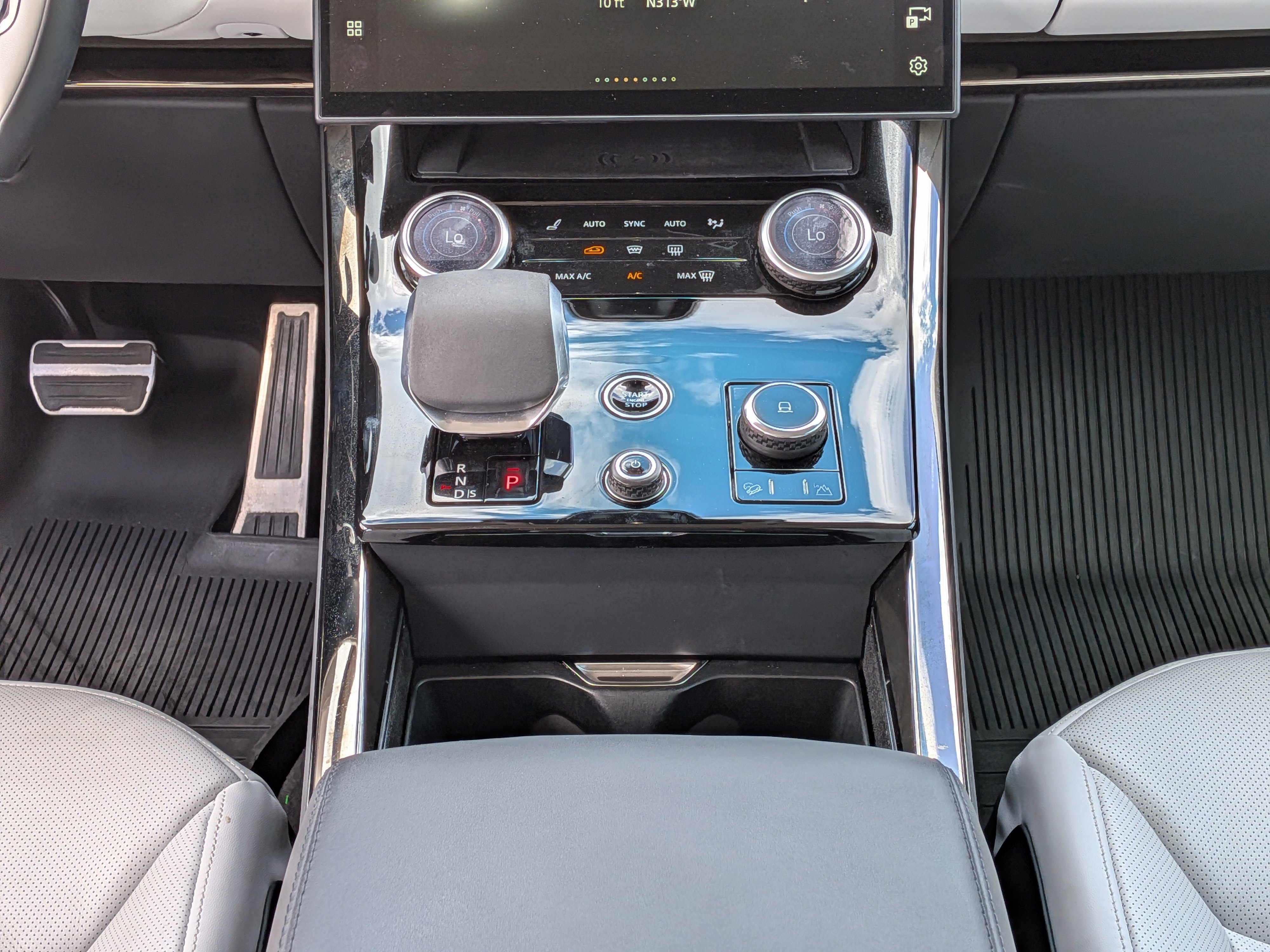 Used 2023 Land Rover Range Rover Sport SE Dynamic image 20
