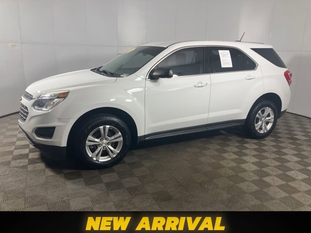 Used 2017 Chevrolet Equinox LS image 2