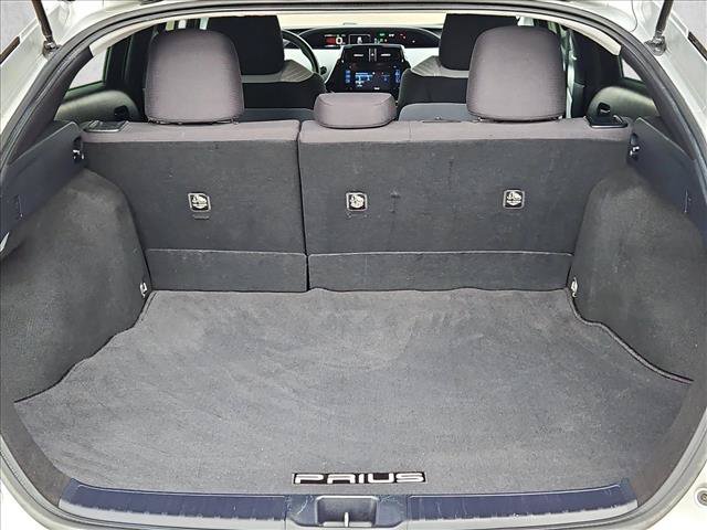 Used 2017 Toyota Prius Three FWD image 6