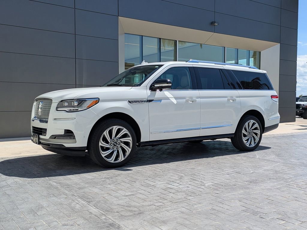 Certified 2023 Lincoln Navigator L Reserve AWD/4WD image 1
