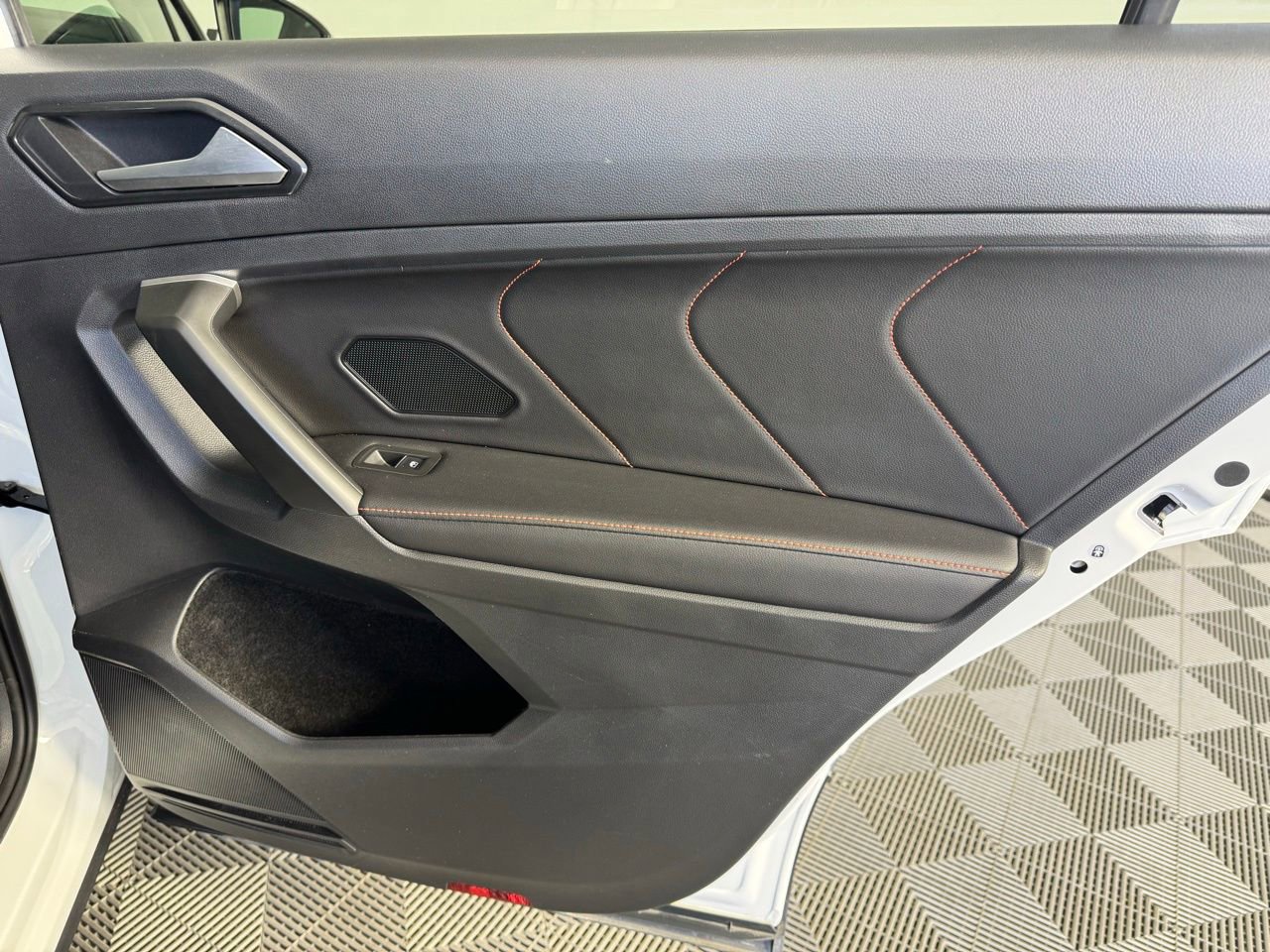 Used 2024 Volkswagen Tiguan Wolfsburg Edition image 27