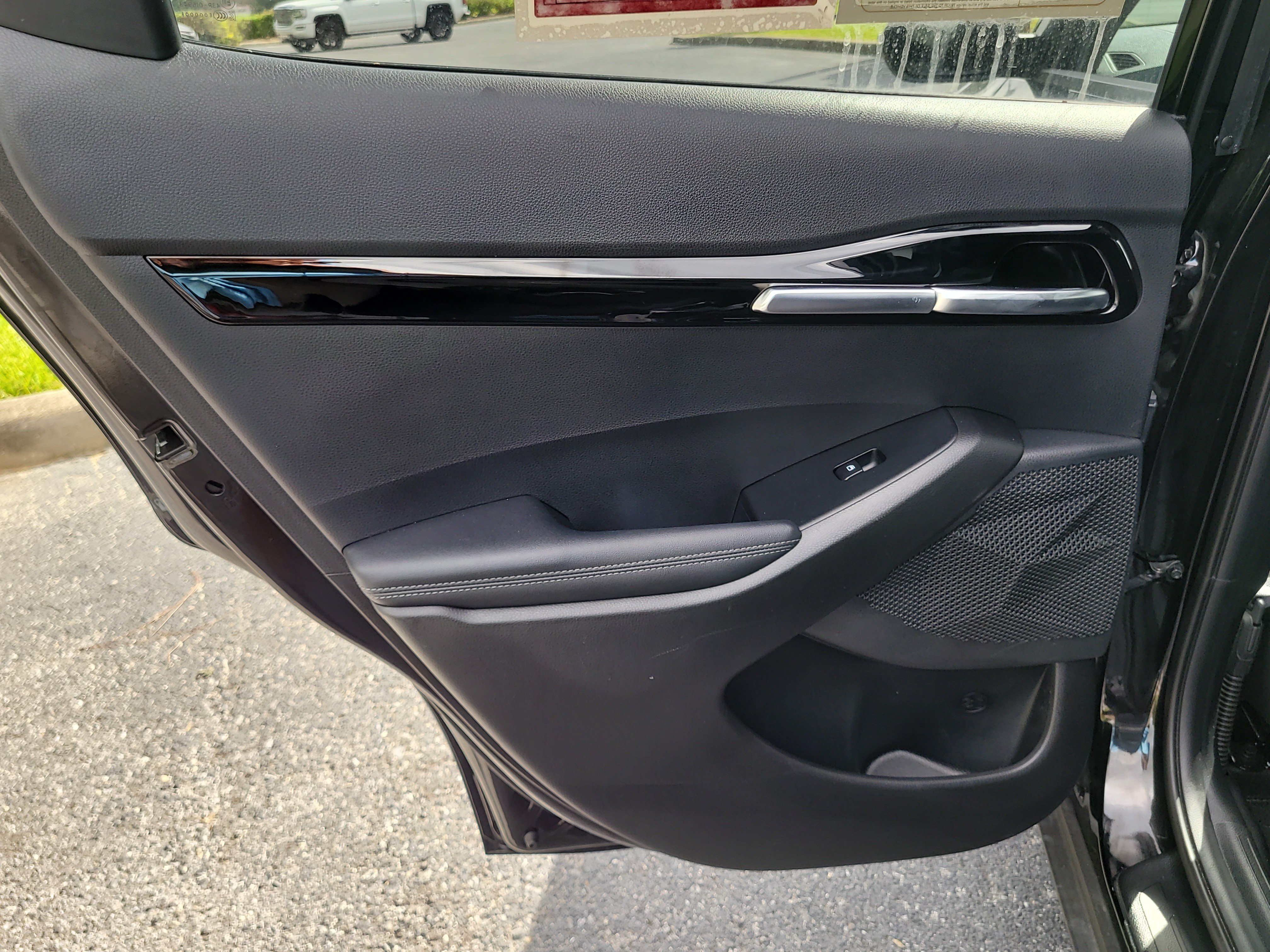 Used 2025 Kia Seltos S FWD image 12