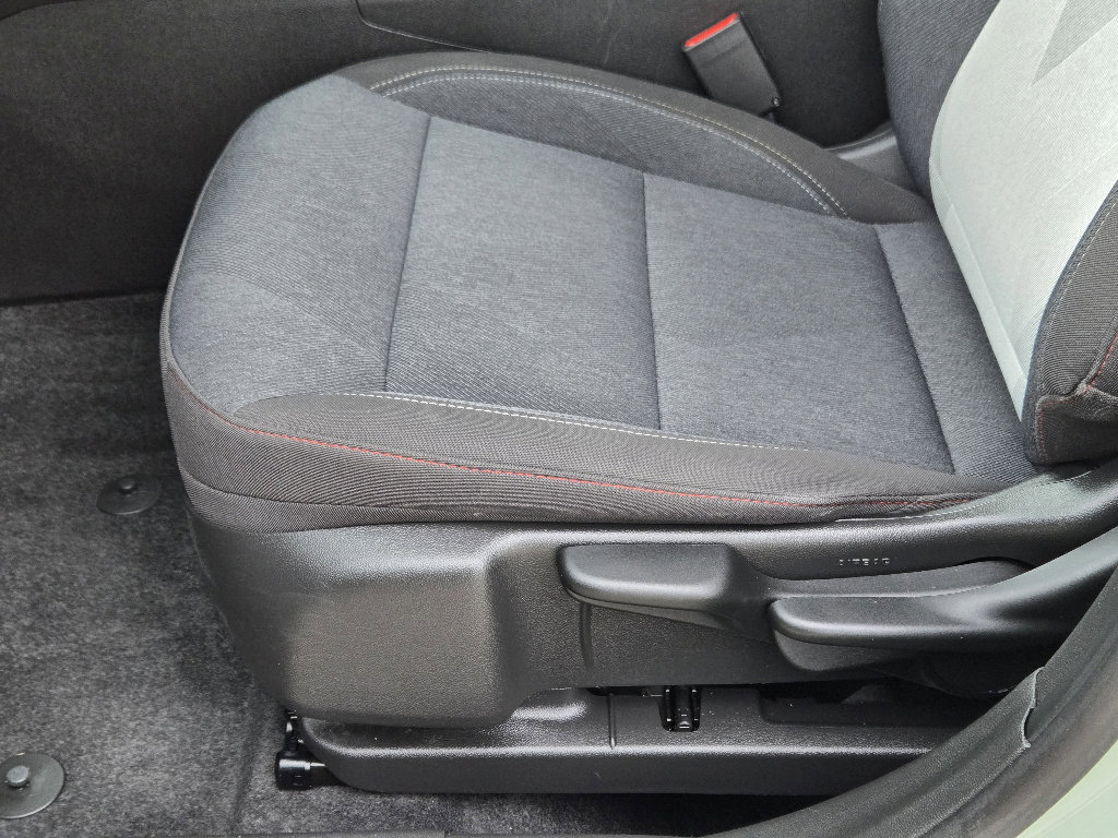 Used 2024 Chevrolet Trax RS w/ Driver Confidence Package image 26