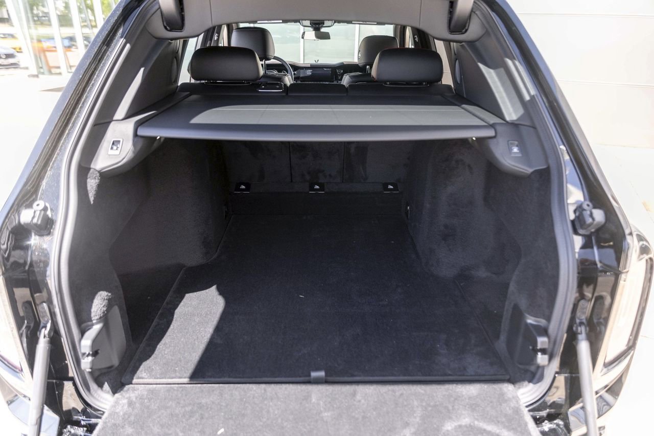 New 2026 Rolls-Royce Cullinan Black Badge image 60