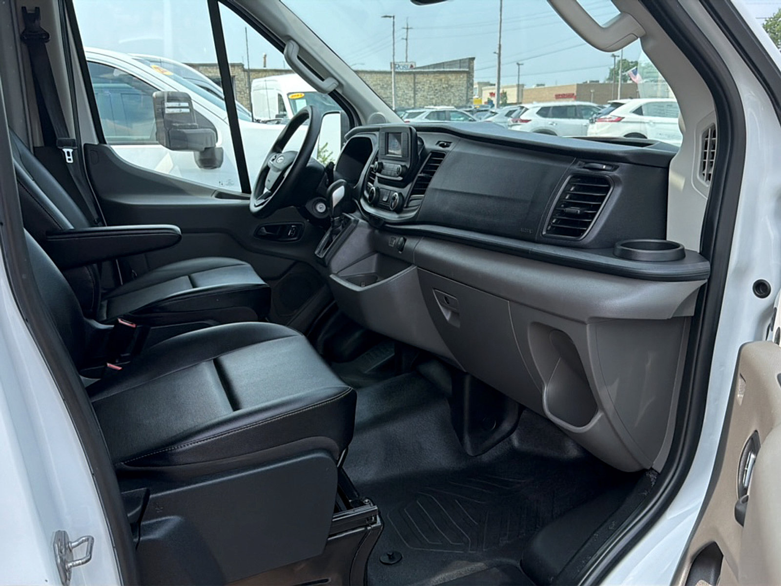 Used 2023 Ford Transit 250 Medium Roof AWD image 9