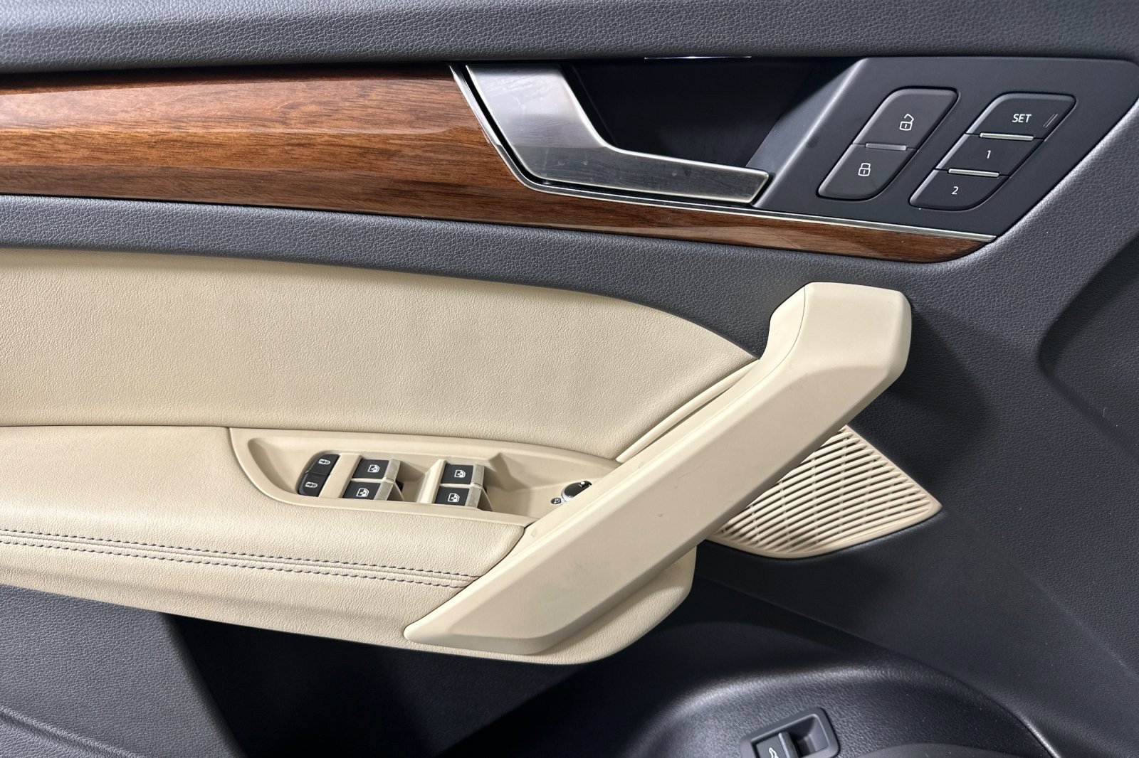 Used 2023 Audi Q5 2.0T Premium Plus w/ Premium Plus Package image 10