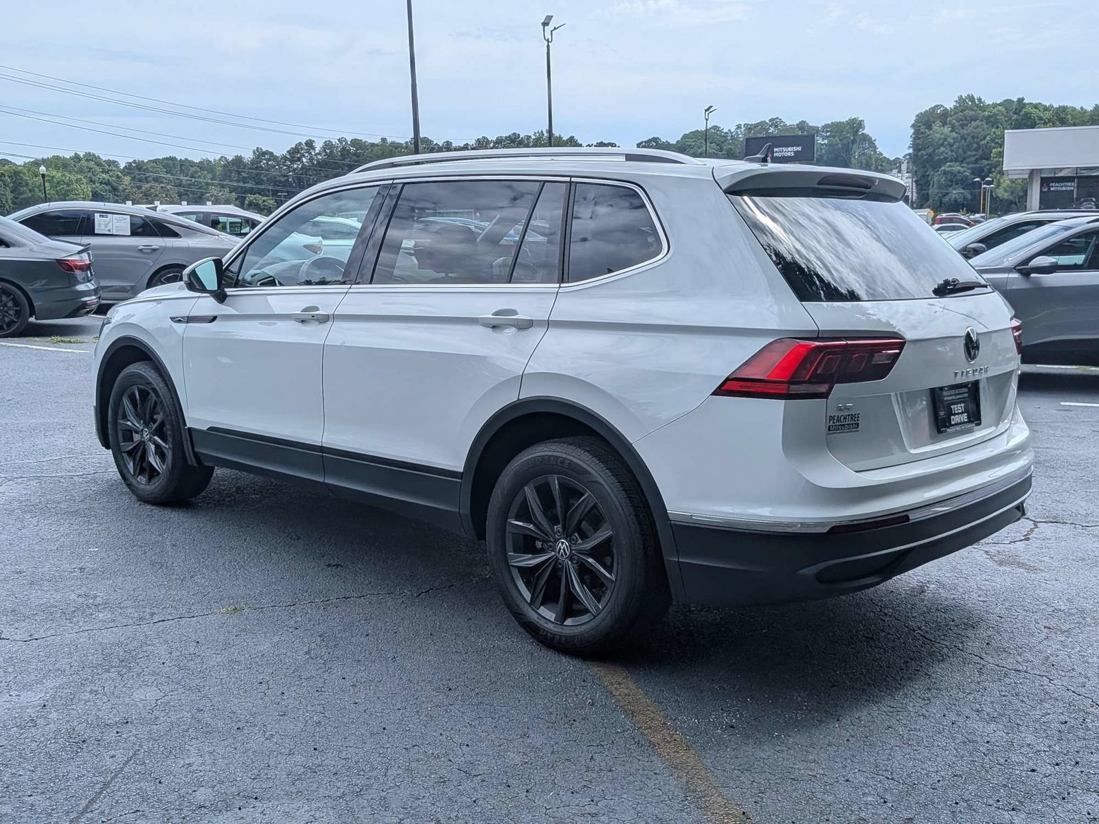 Used 2024 Volkswagen Tiguan Wolfsburg Edition AWD/4WD image 7