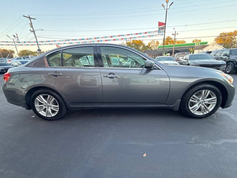 Used 2013 INFINITI G37 x Sedan w/ Premium Pkg AWD/4WD image 4