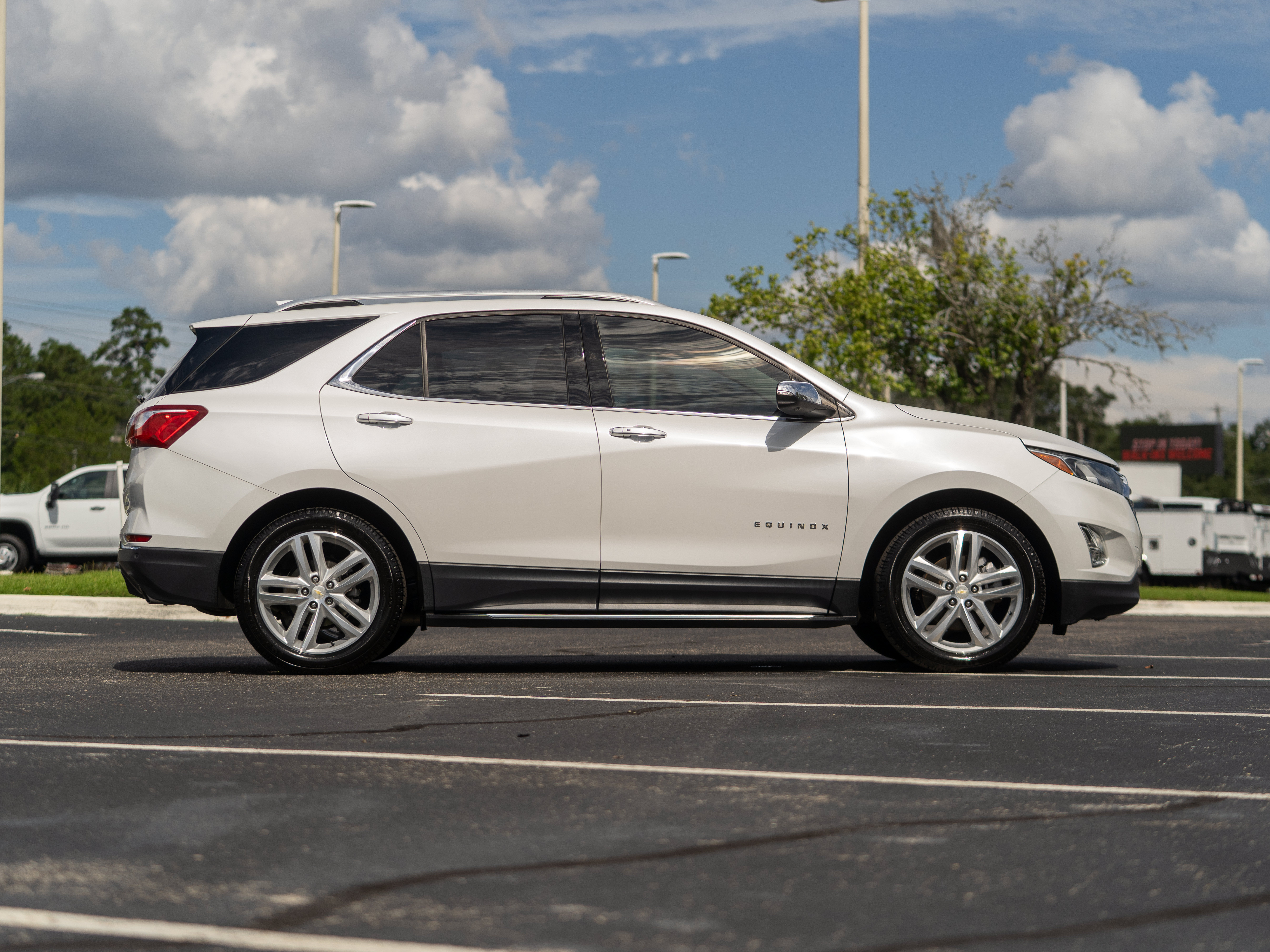 Used 2020 Chevrolet Equinox Premier FWD image 5