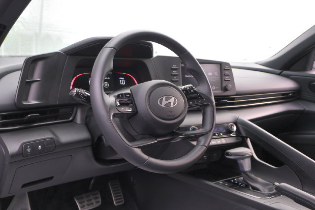 Used 2026 Hyundai Elantra Sport FWD image 15