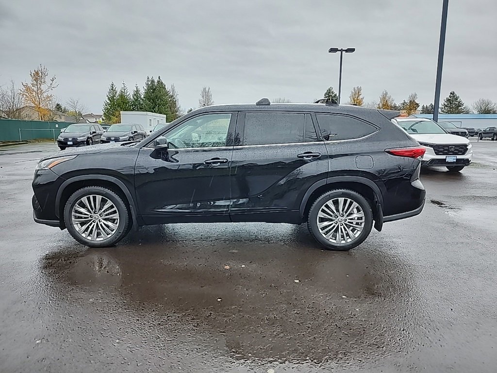 Used 2021 Toyota Highlander Platinum image 32