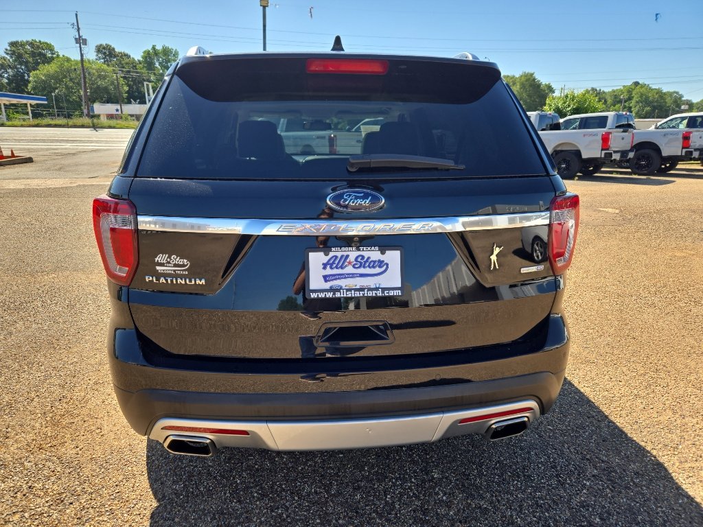 Used 2017 Ford Explorer Platinum AWD/4WD image 4