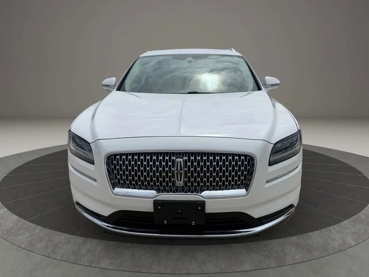 Used 2021 Lincoln Nautilus FWD w/ Equipment Group 101A image 2