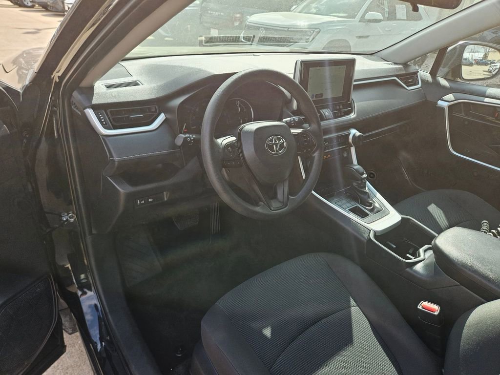 Used 2025 Toyota RAV4 LE image 13