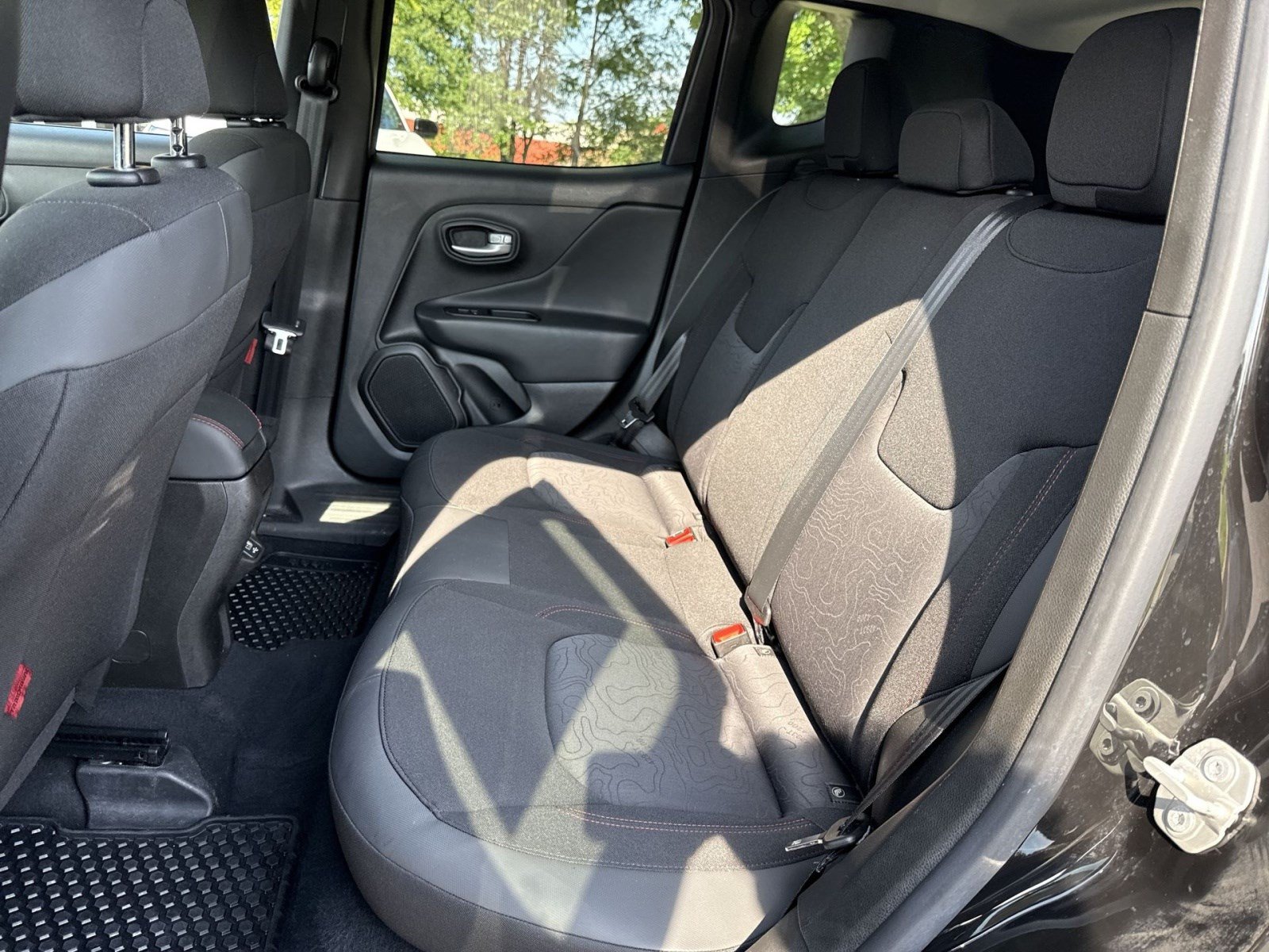 Used 2023 Jeep Renegade Trailhawk AWD/4WD image 22