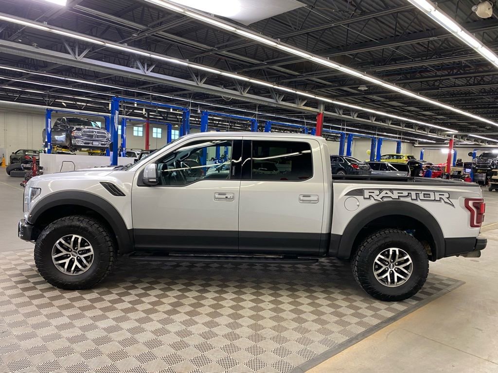 Used 2018 Ford F150 Raptor w/ Equipment Group 802A Luxury image 6