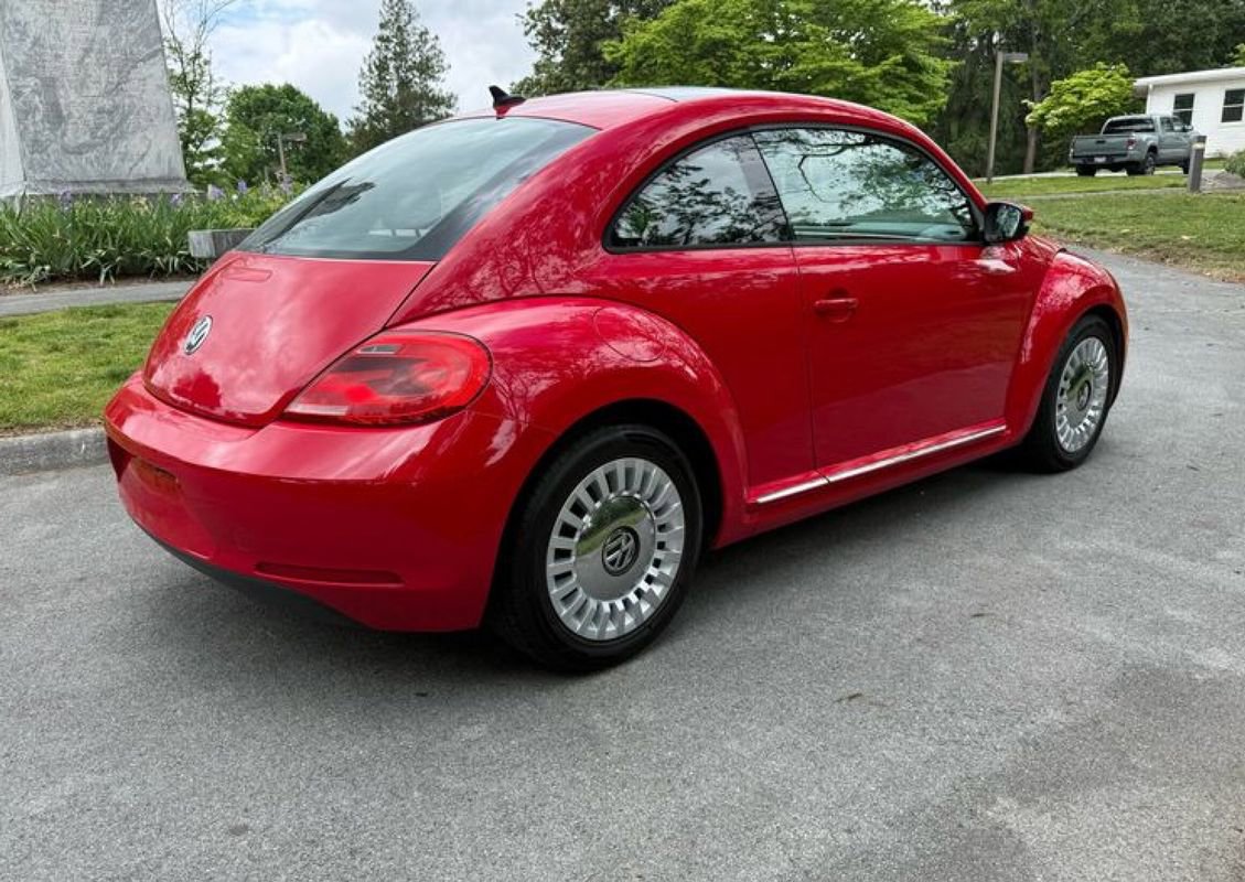 Used 2013 Volkswagen Beetle 2.5 FWD image 7