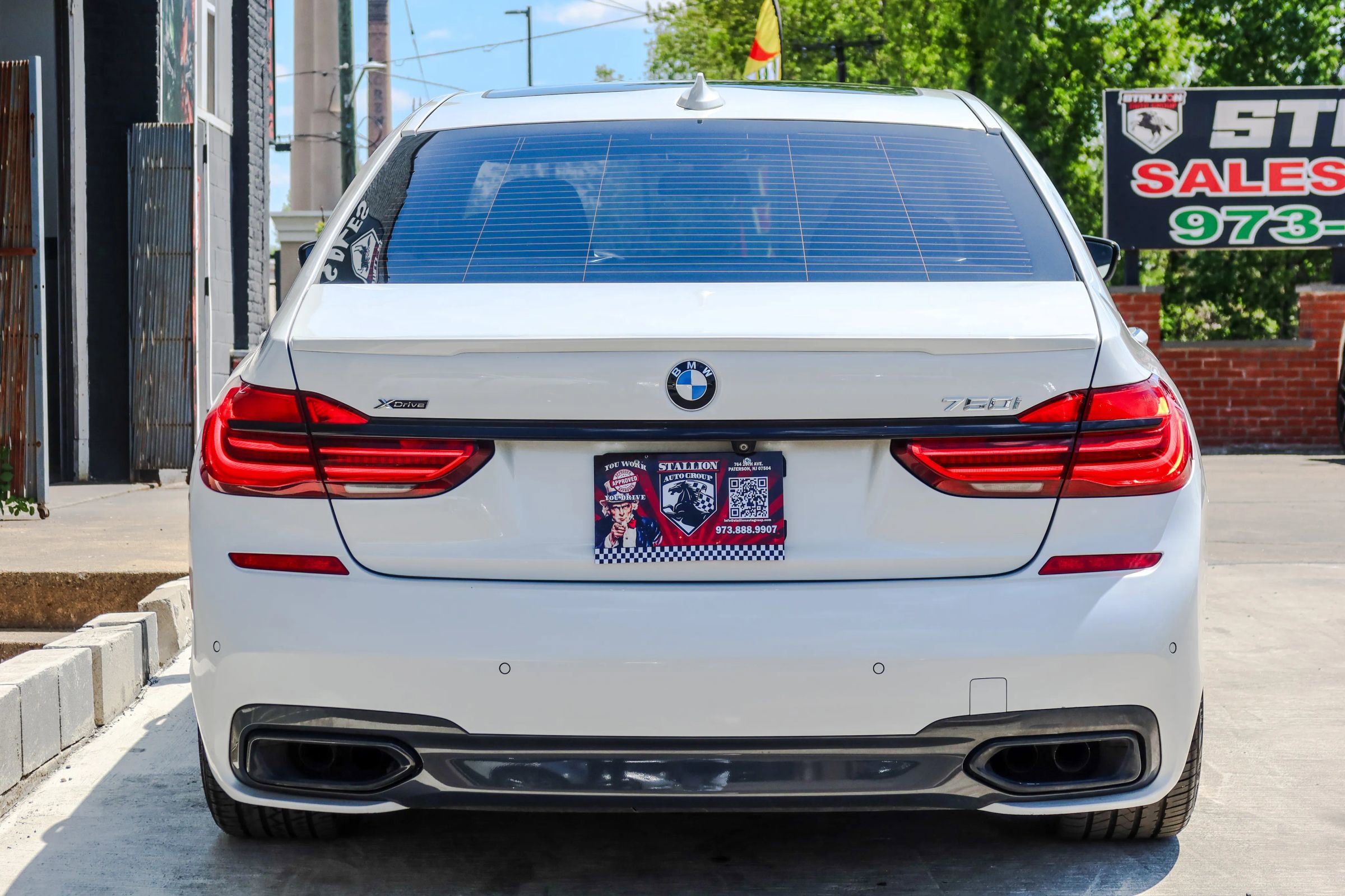 Used 2016 BMW 750i xDrive AWD/4WD image 7