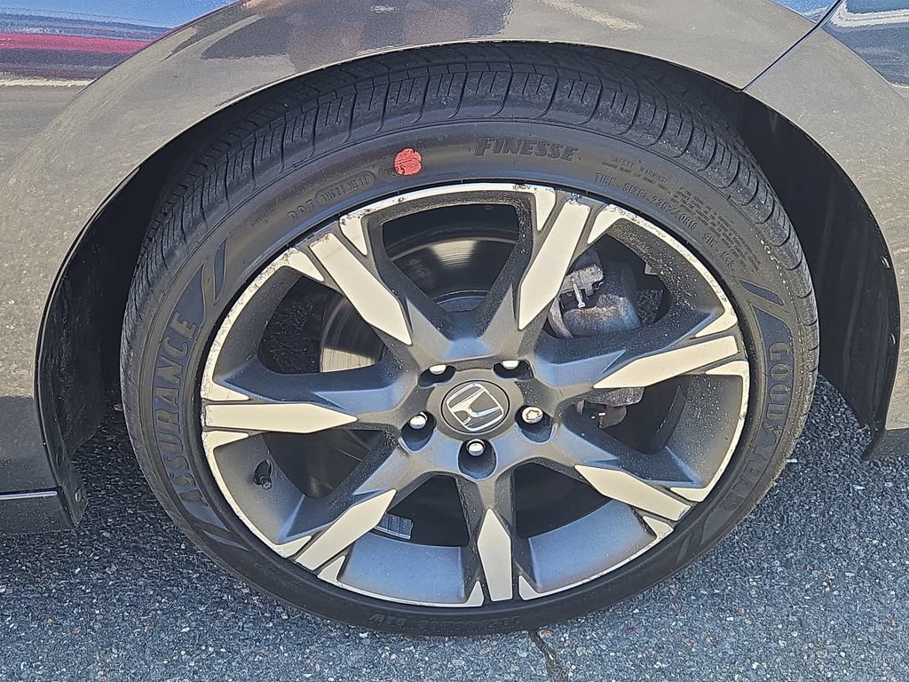 Certified 2025 Honda Civic Sport Touring image 9