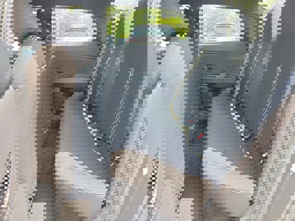 New 2025 Hyundai Elantra SEL image 9