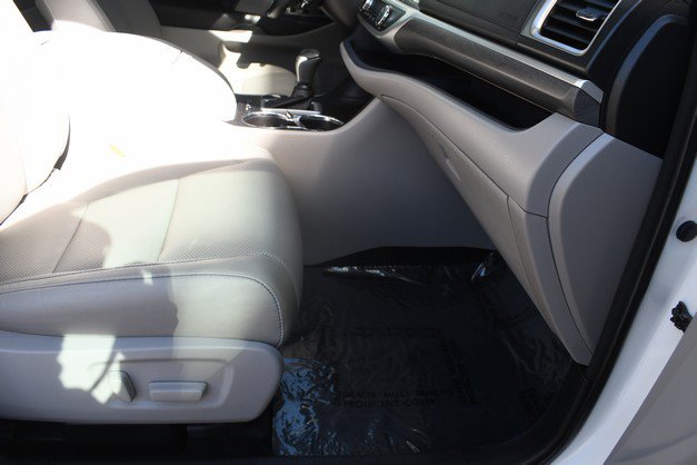 Certified 2018 Toyota Highlander Limited Platinum w/ Carpet Mat Package (TMS) AWD/4WD image 26