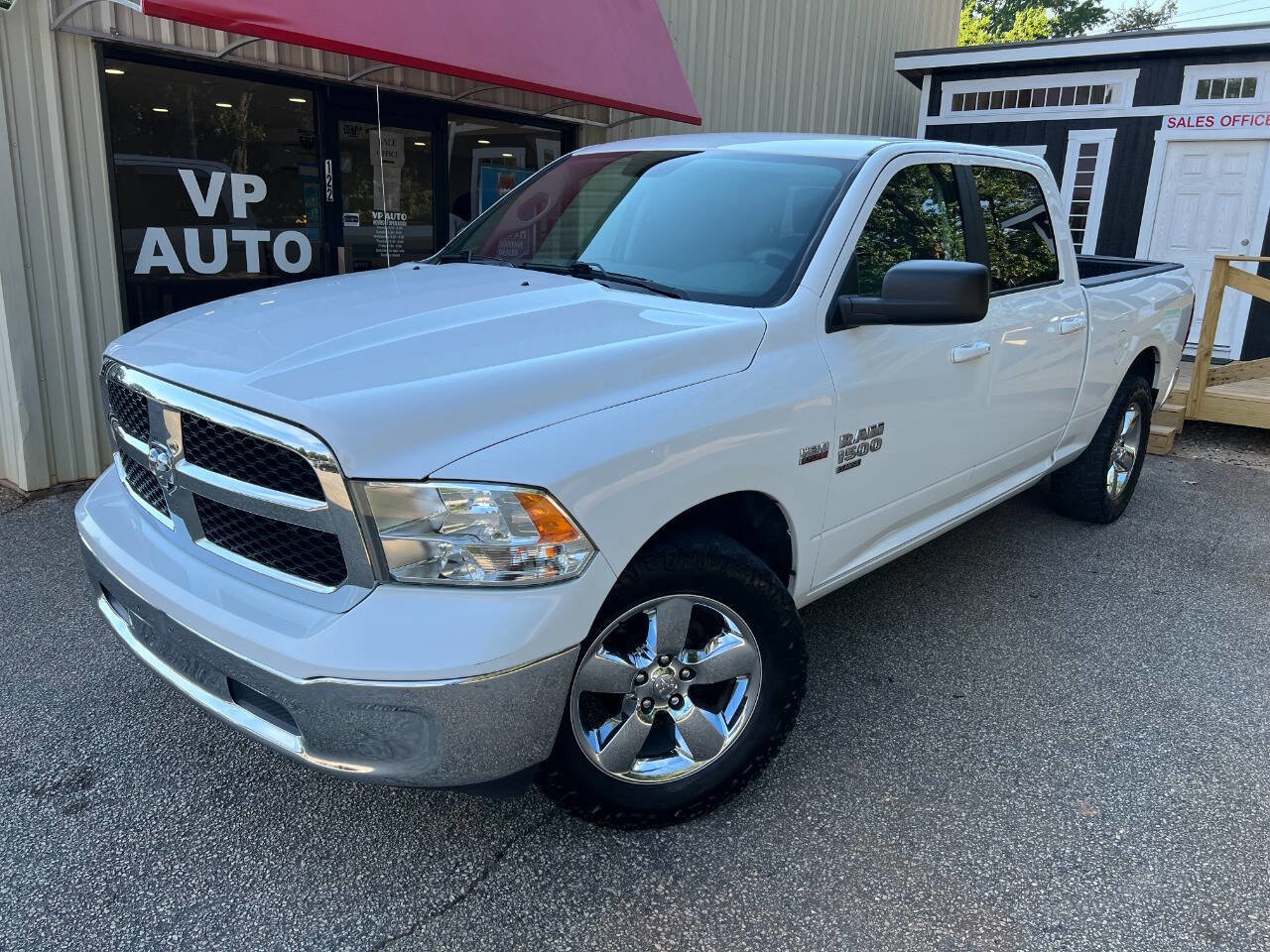 Used 2020 RAM 1500 Classic SLT image 1