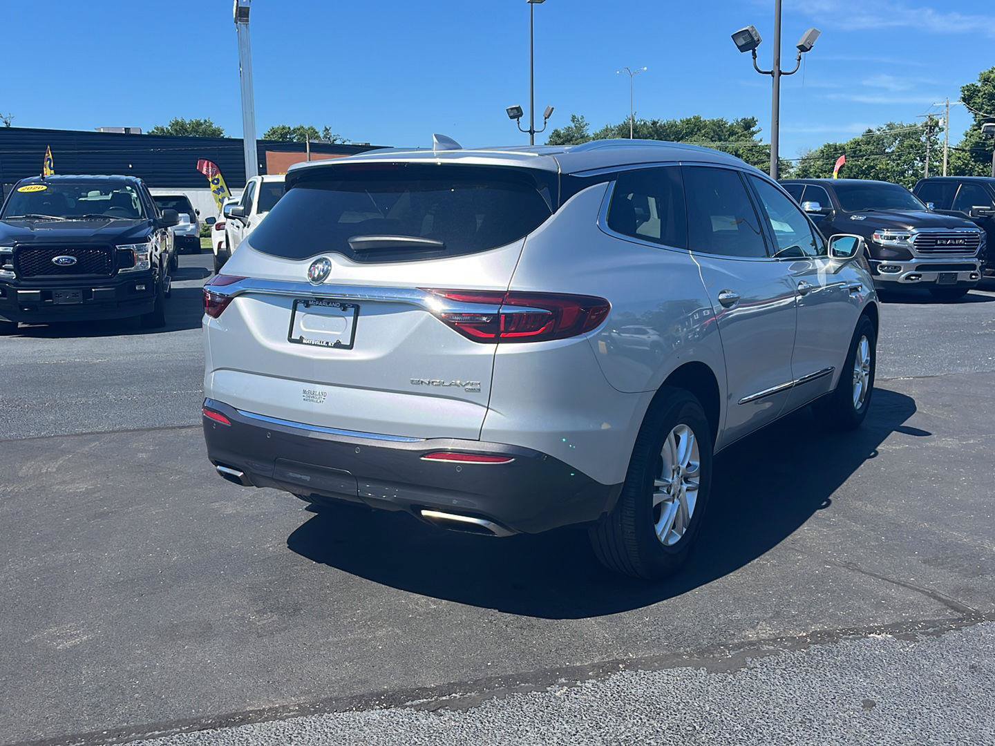Used 2019 Buick Enclave Essence AWD/4WD image 5