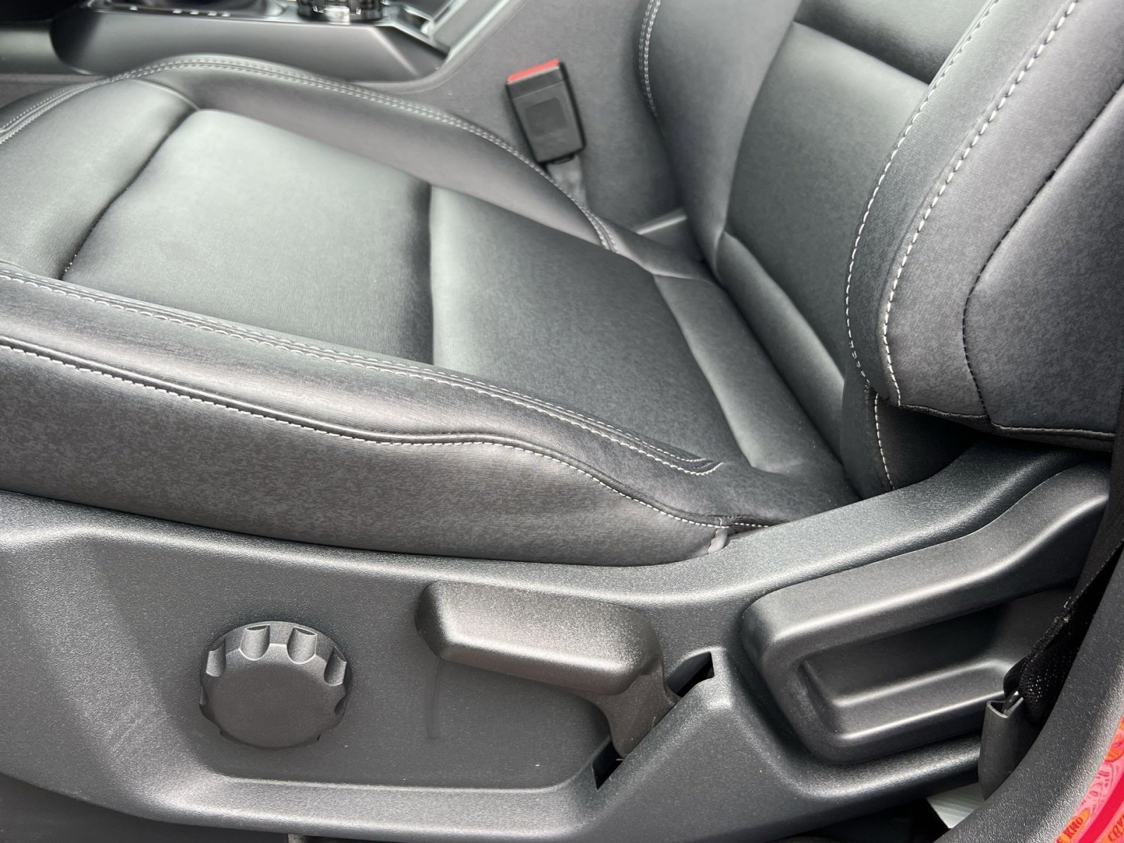 New 2025 Ford Bronco Badlands image 14