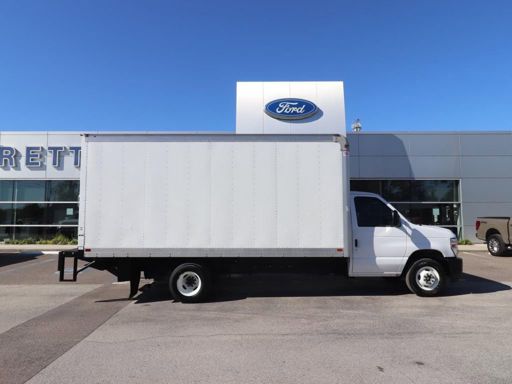Certified 2024 Ford E-450 and Econoline 450 Super Duty w/ Power Windows & Locks Group image 18