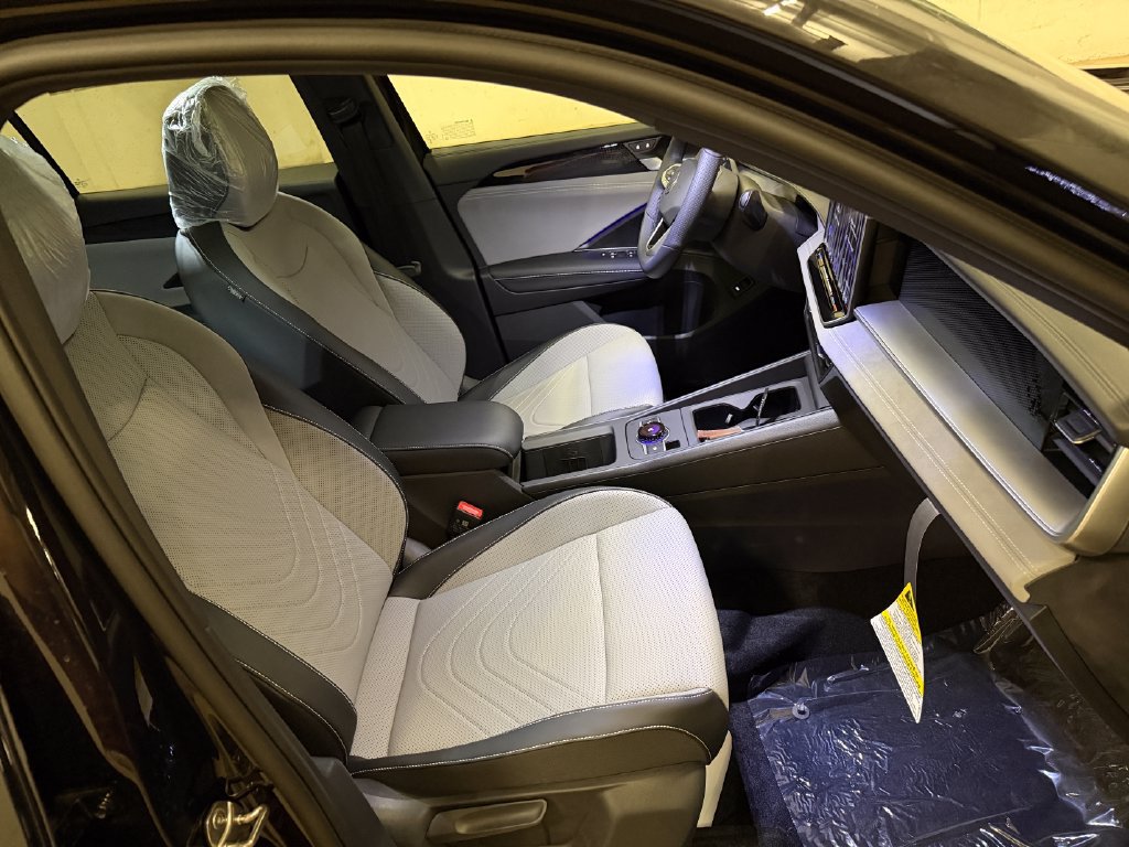 New 2026 Volkswagen Tiguan SE R-Line AWD/4WD image 22