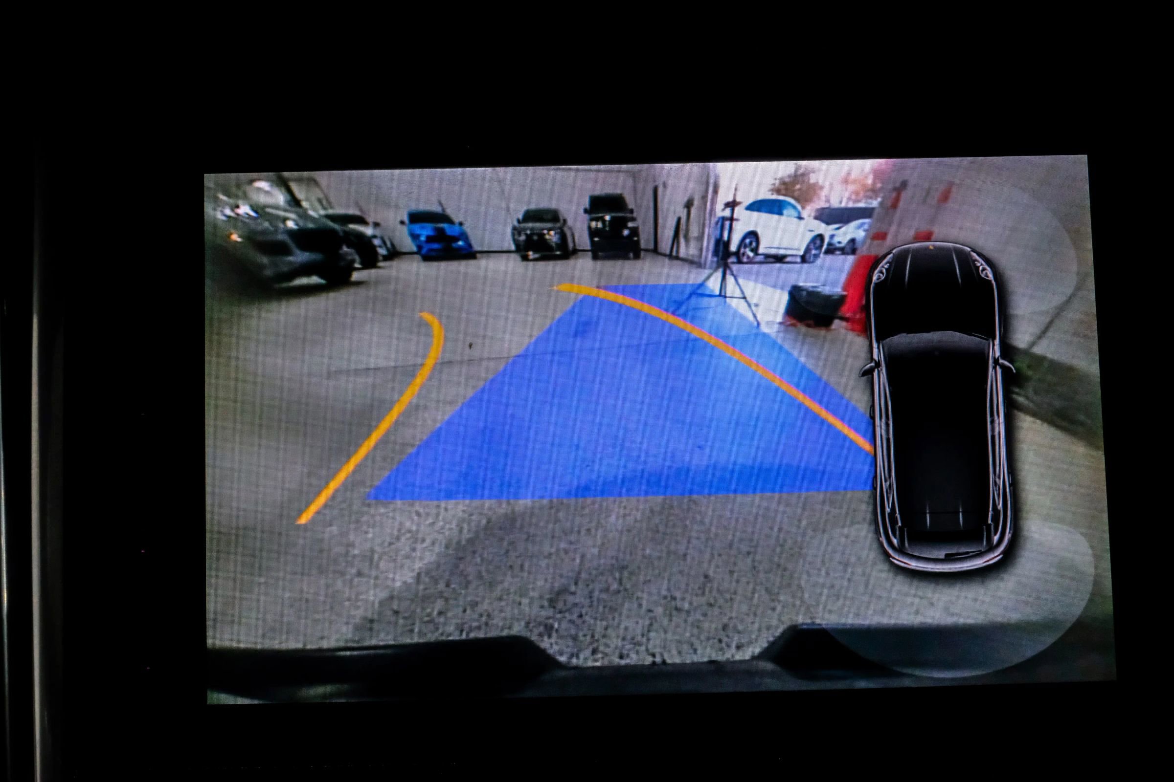 Used 2017 Porsche Macan Turbo image 25