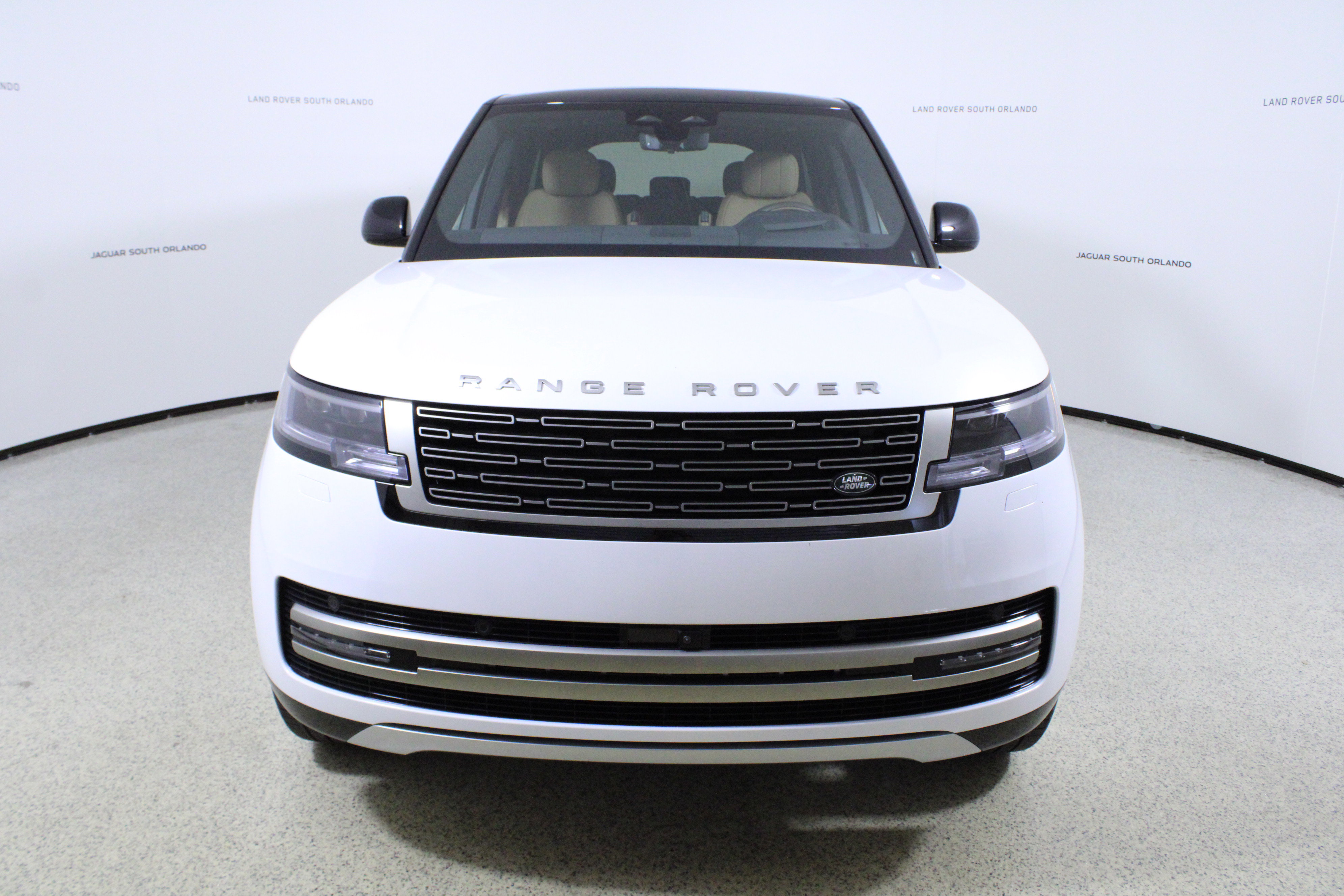 New 2026 Land Rover Range Rover SE image 2