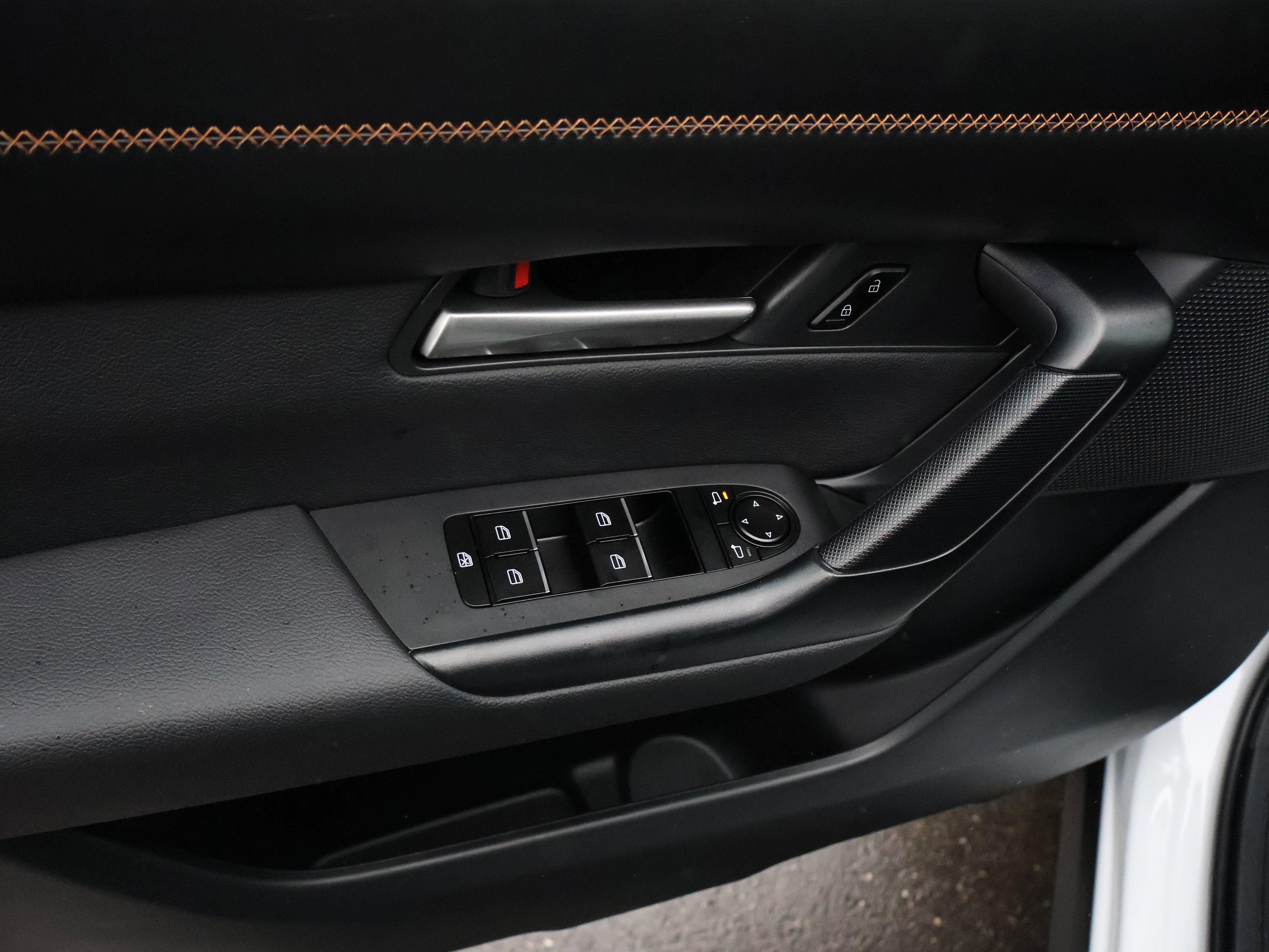 Certified 2025 MAZDA CX-50 AWD 2.5 Hybrid w/ Premium Pkg image 20