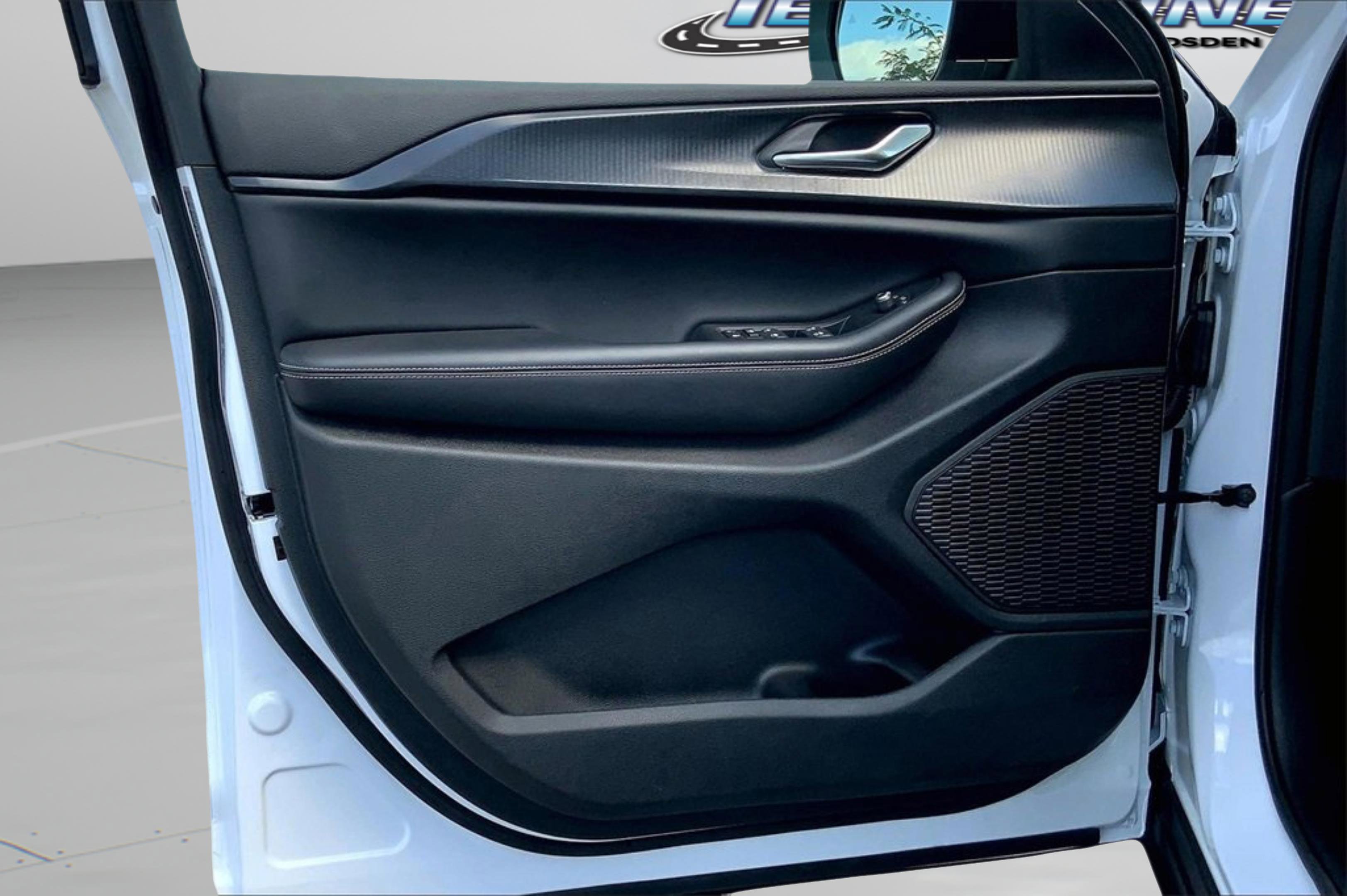 Used 2025 Jeep Grand Cherokee Laredo X image 24