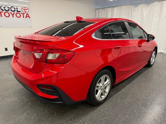Used 2018 Chevrolet Cruze LT w/ Convenience Package image 2