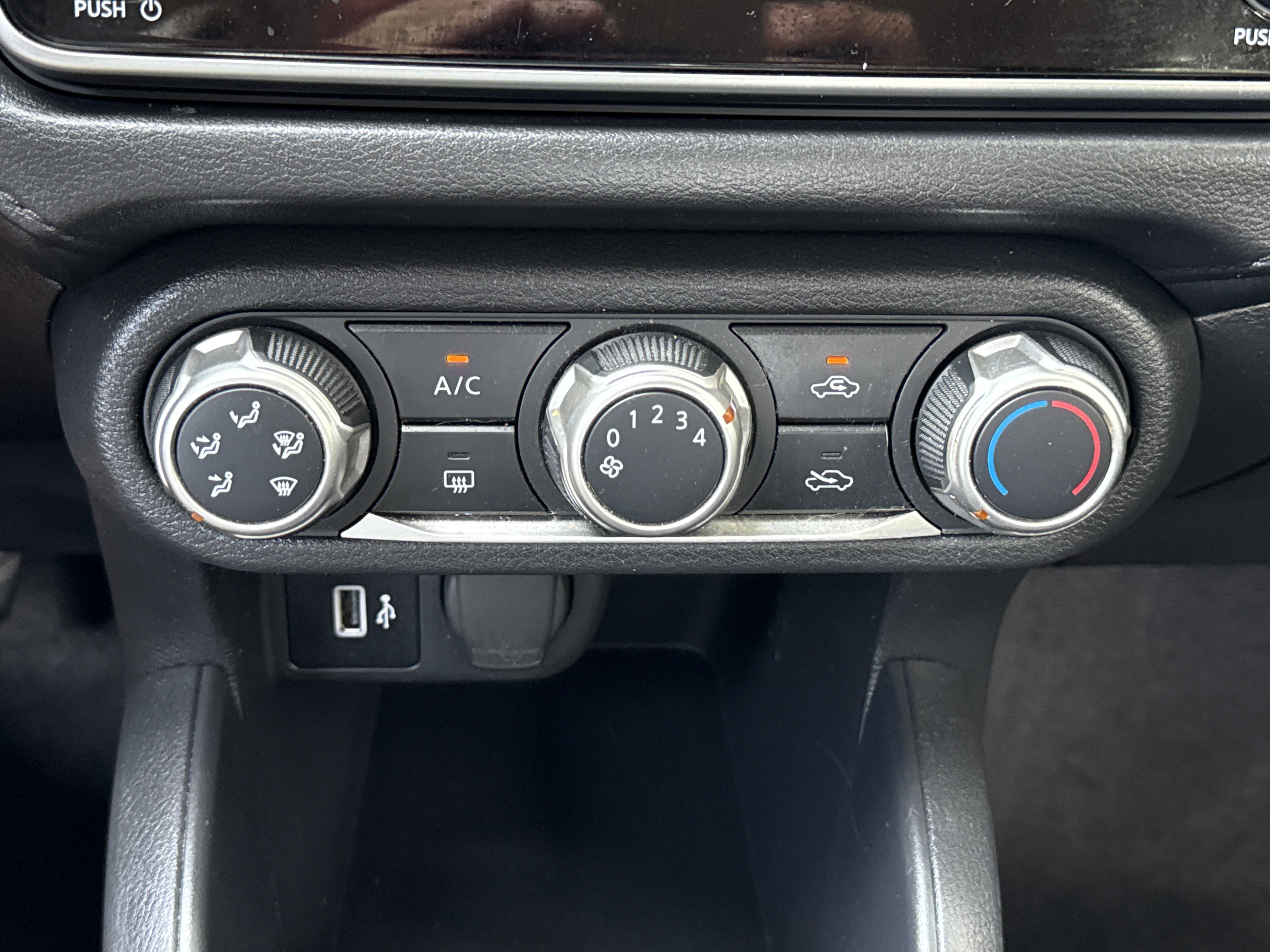 Used 2021 Nissan Versa S FWD image 18