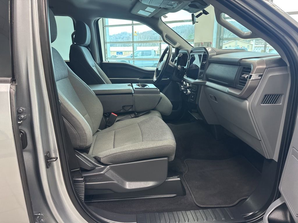 Used 2025 Ford F150 XLT w/ Equipment Group 301A Standard image 23