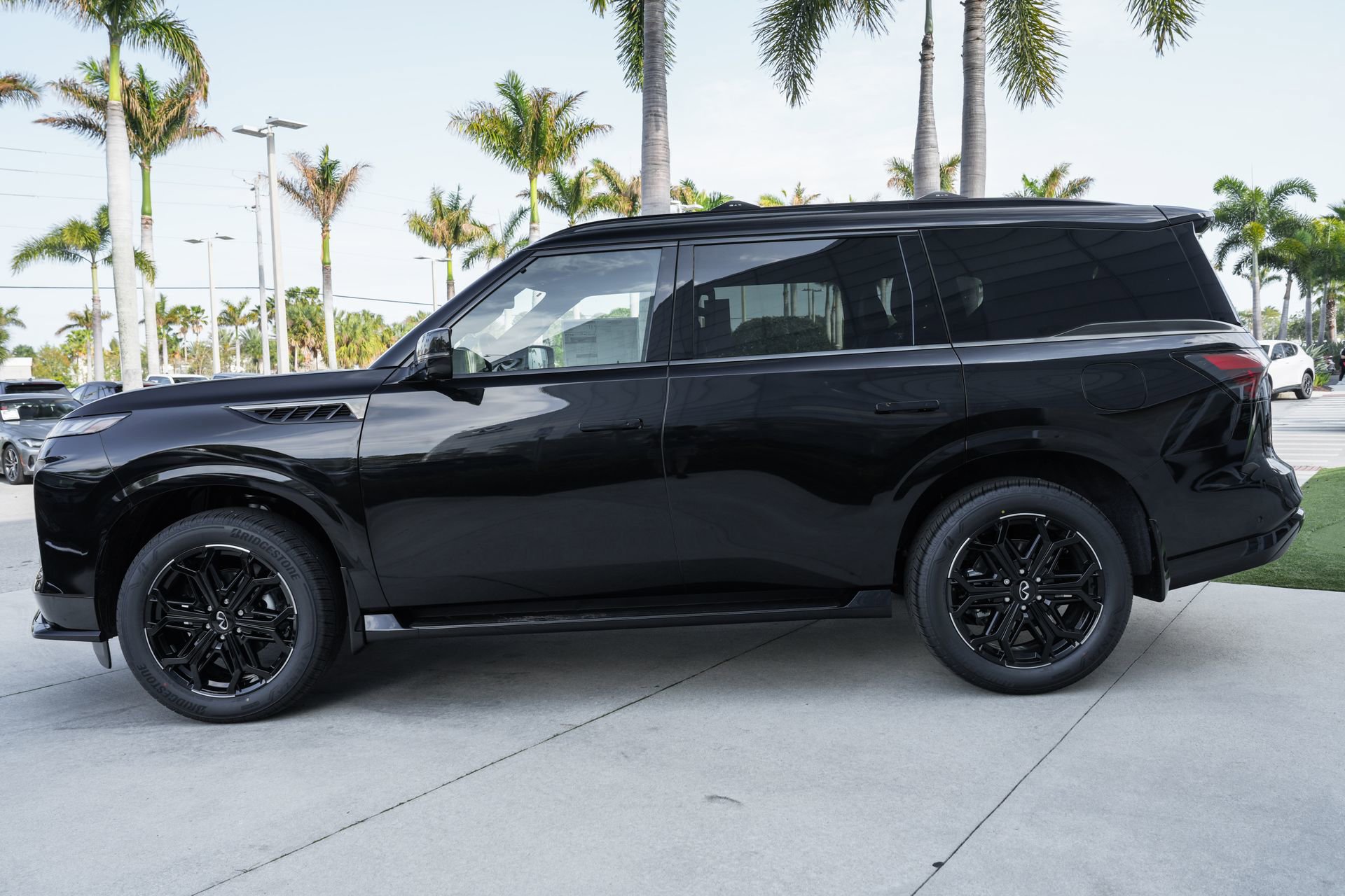 New 2026 INFINITI QX80 4WD w/ Sport Exterior Package image 21