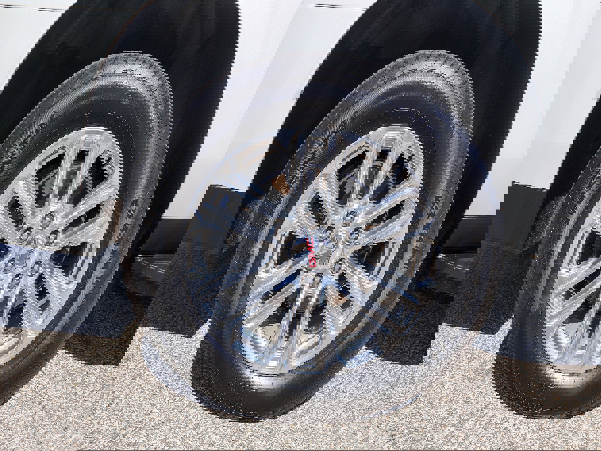 Used 2022 GMC Yukon XL SLT w/ SLT Premium Package image 40