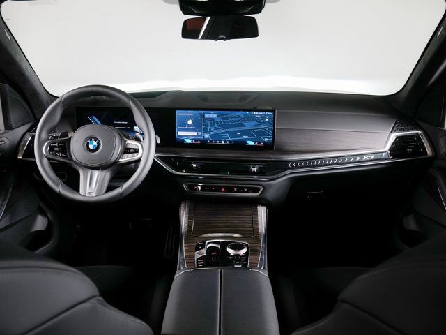 Used 2026 BMW X7 xDrive40i w/ M Sport Package AWD/4WD image 12