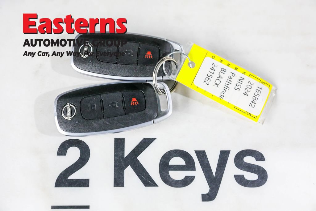 Used 2024 Nissan Pathfinder S image 25